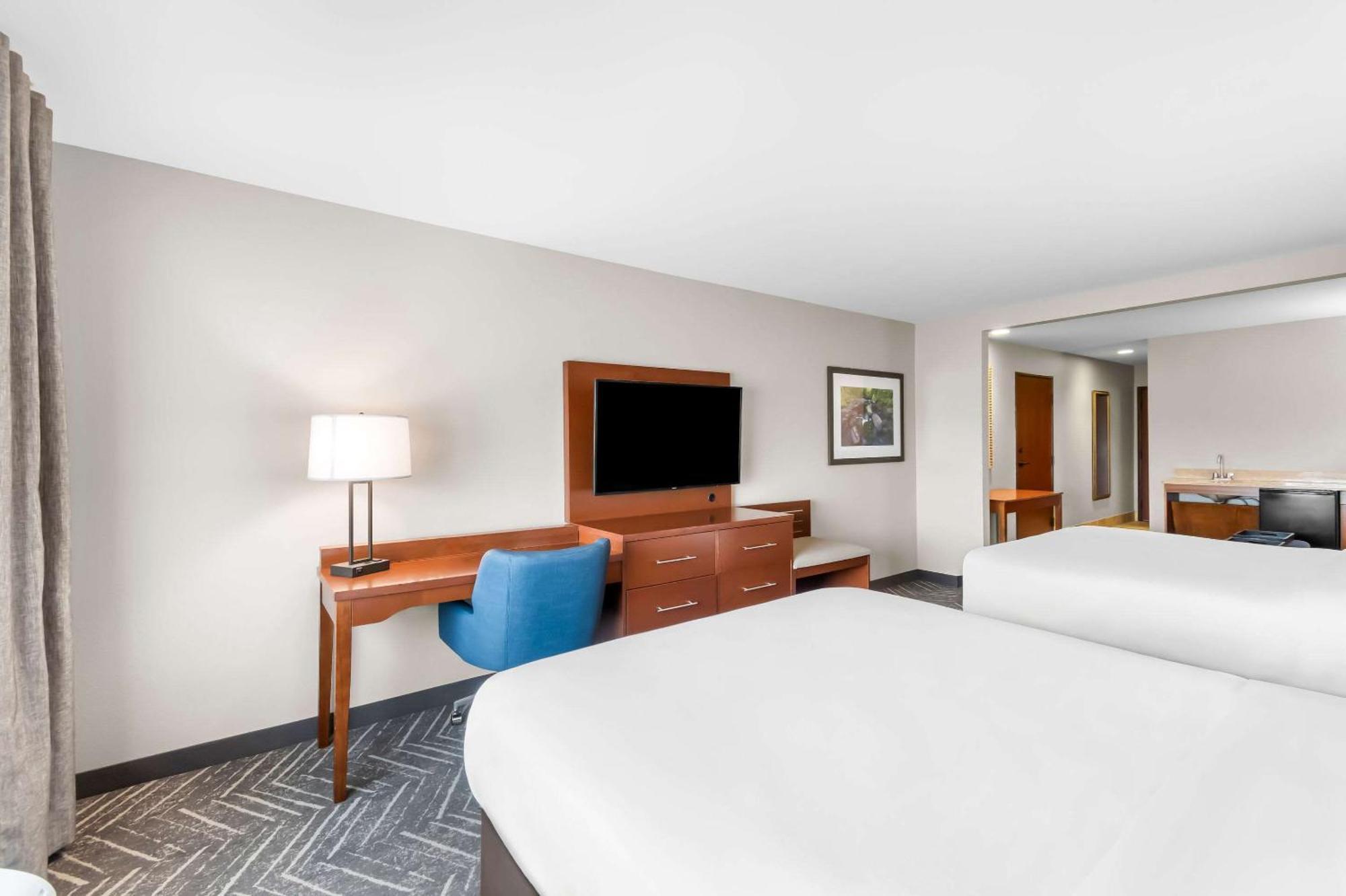Comfort Inn & Suites Mountain Iron And Virginia Buitenkant foto