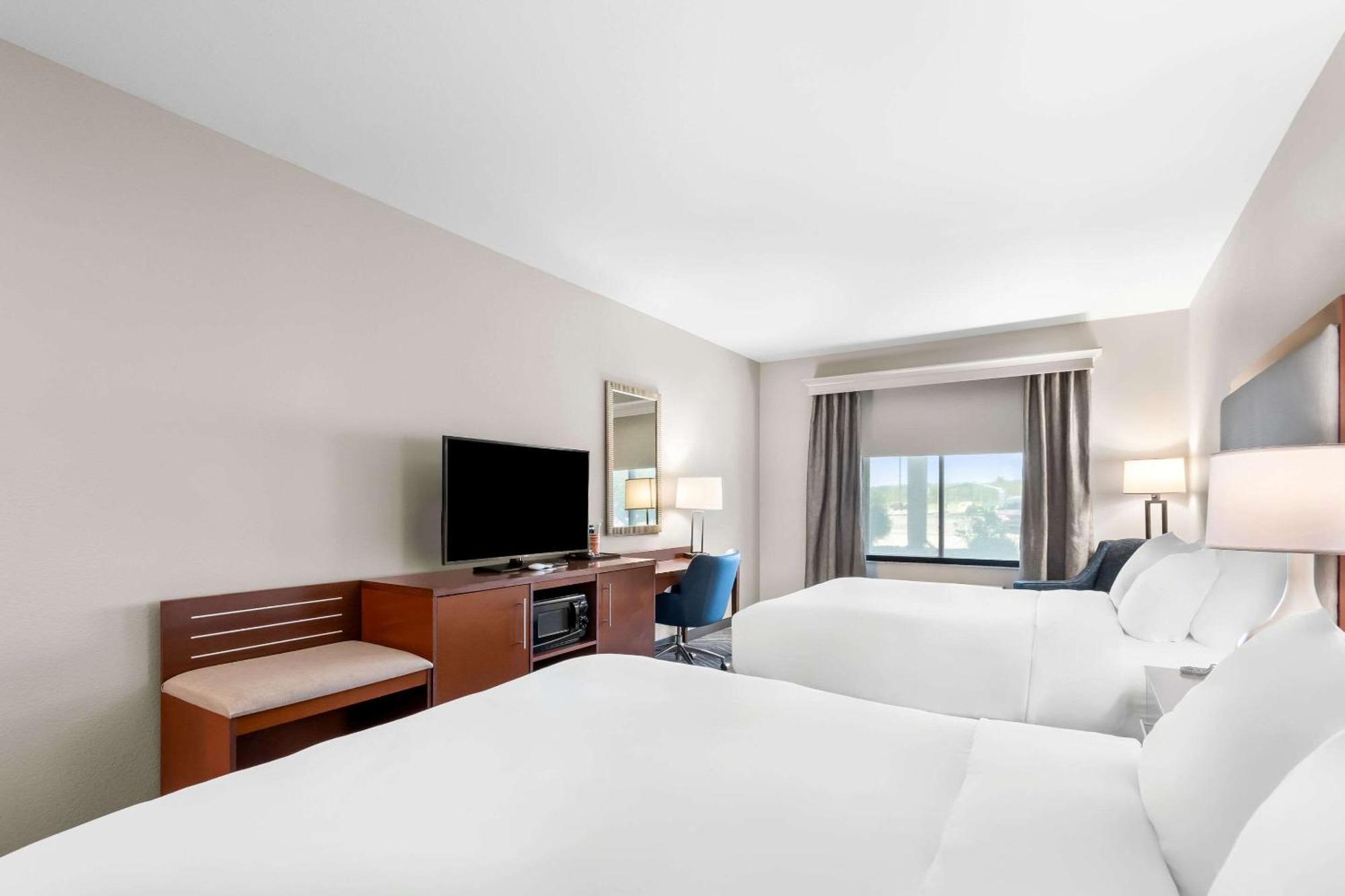 Comfort Inn & Suites Mountain Iron And Virginia Buitenkant foto