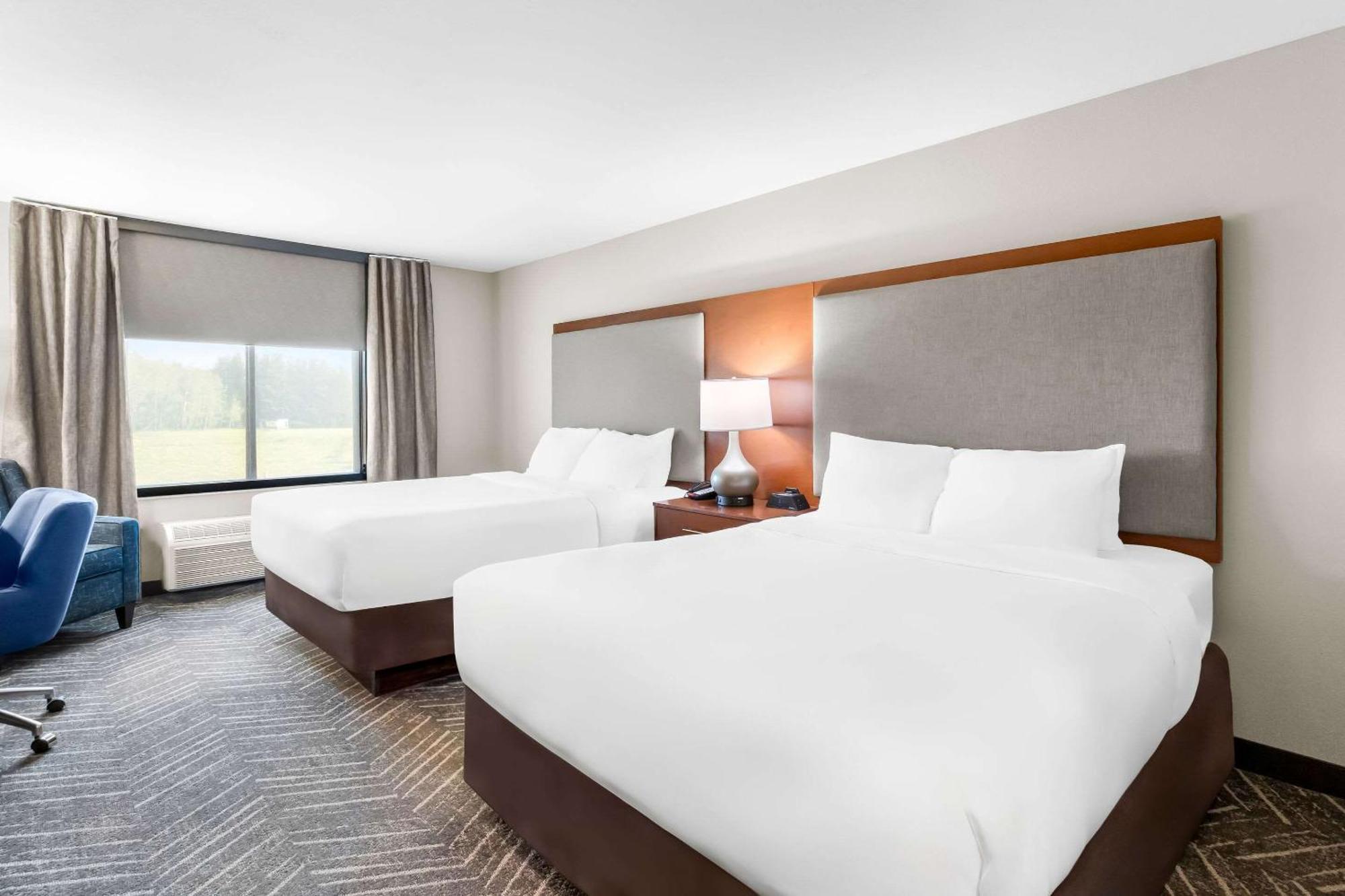 Comfort Inn & Suites Mountain Iron And Virginia Buitenkant foto