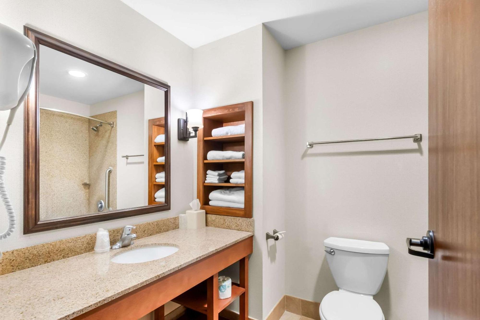 Comfort Inn & Suites Mountain Iron And Virginia Buitenkant foto